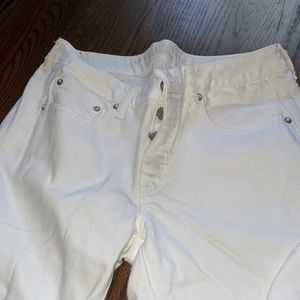 White distressed cropped jeans